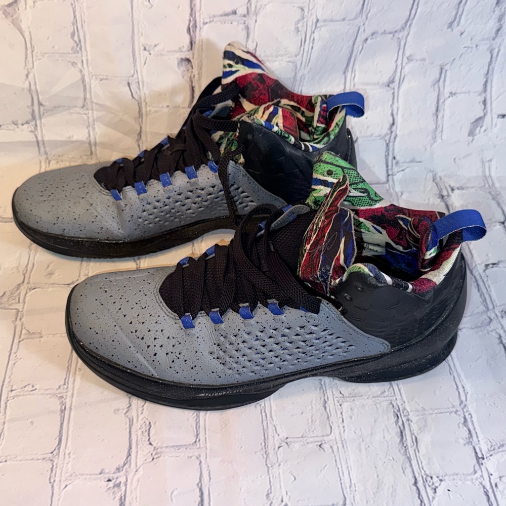 Nike - Air Jordan Melo M11 Concrete Island